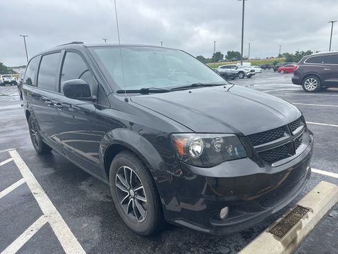Used 2018 Dodge Grand Caravan GT FWD image 3