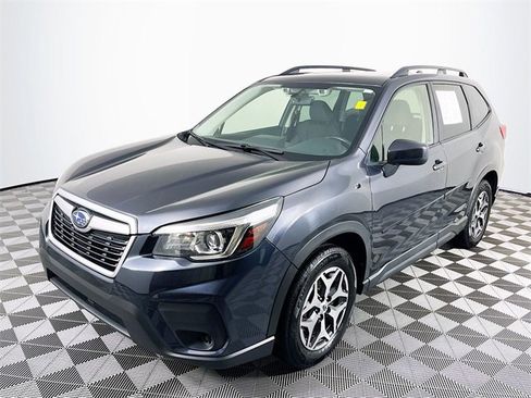 Used 2019 Subaru Forester Premium w/ All-Weather Package image 4