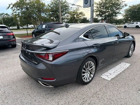 Used 2022 Lexus ES 350 Ultra Luxury w/ Accessory Package 2 FWD image 19