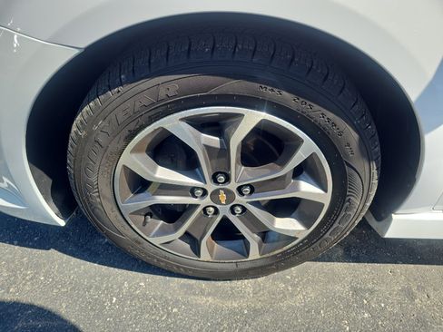 Used 2017 Chevrolet Sonic LT FWD image 27