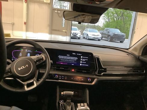 Certified 2024 Kia Sportage EX AWD/4WD image 7
