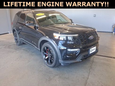 Used 2024 Ford Explorer ST w/ Technology Package image 28