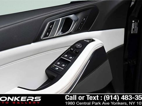 Used 2023 BMW X5 xDrive40i w/ M Sport Package image 22