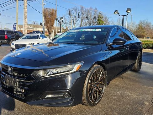 Used 2019 Honda Accord Sport image 3