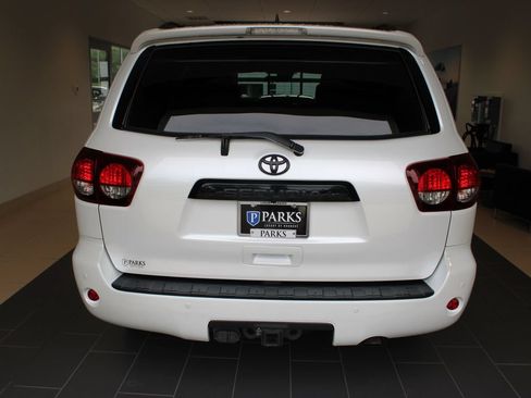 Used 2022 Toyota Sequoia TRD Sport AWD/4WD image 31