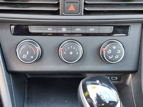 Used 2023 Volkswagen Jetta Sport image 21