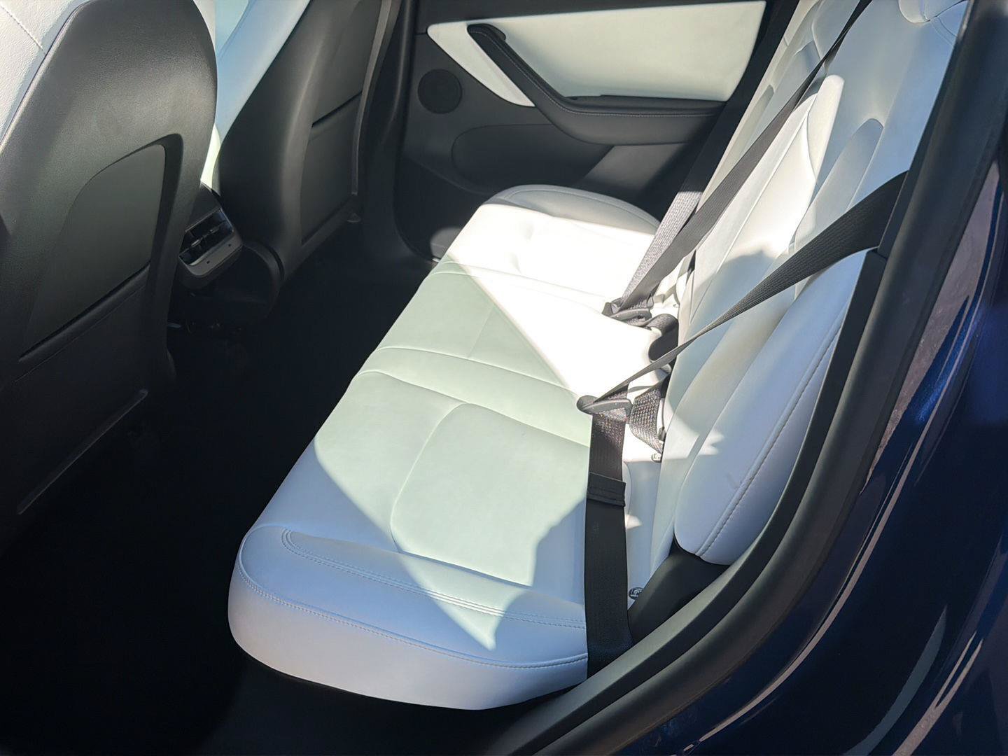 Used 2022 Tesla Model Y Long Range AWD/4WD image 16