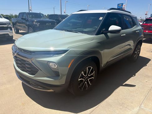 New 2026 Chevrolet TrailBlazer ACTIV w/ Convenience Package FWD image 2