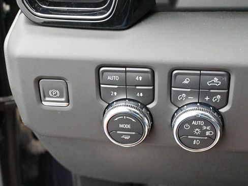 Used 2024 GMC Sierra 2500 AT4X AWD/4WD image 21