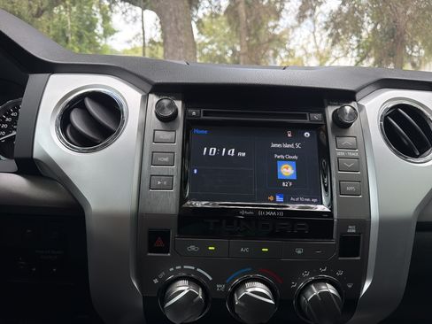 Used 2018 Toyota Tundra SR5 w/ SR5 Upgrade Package RWD image 24