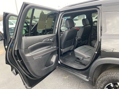 Used 2024 Chevrolet Traverse Z71 image 27