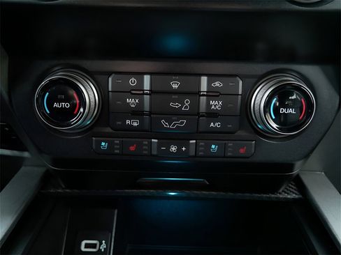 Used 2020 Ford F150 Raptor w/ Equipment Group 802A Luxury image 27