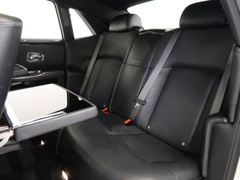 Used 2014 Rolls-Royce Ghost RWD image 16