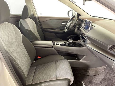 Used 2023 Nissan Rogue SV image 29