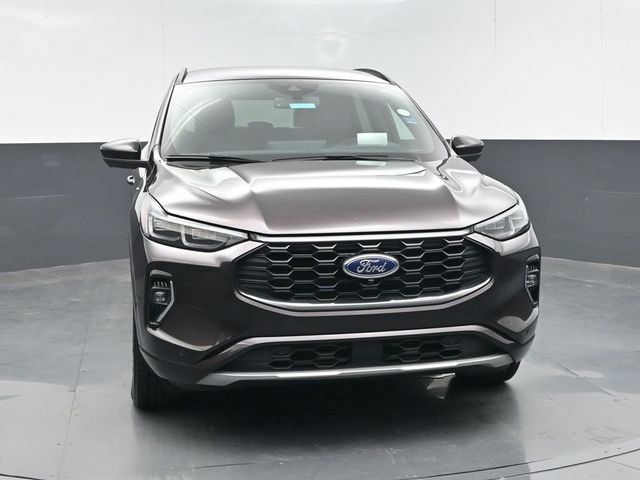 Certified 2023 Ford Escape ST-Line Elite w/ Premium Technology Package AWD/4WD image 3