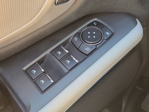 Used 2025 Ford Expedition Active AWD/4WD image 14