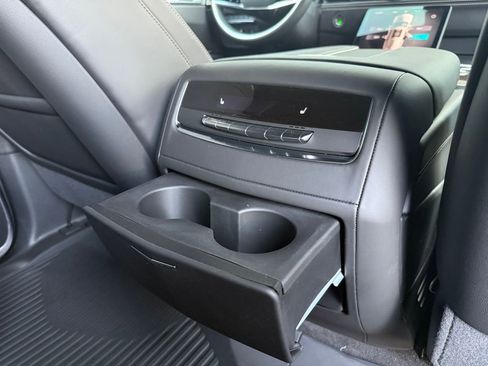 Used 2026 Cadillac Escalade Platinum Sport w/ LPO, ONYX Package image 29