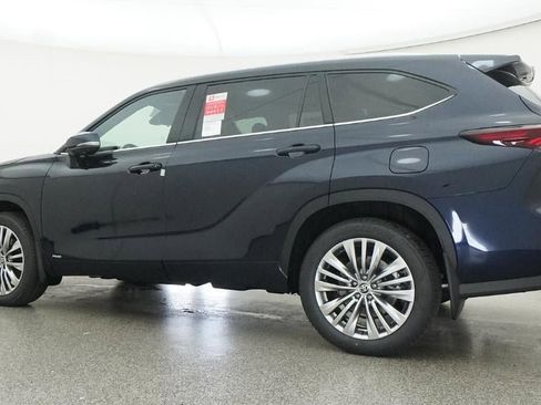 New 2026 Toyota Highlander Platinum image 20