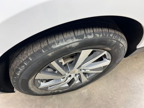Certified 2024 Chevrolet Equinox LT AWD/4WD image 11