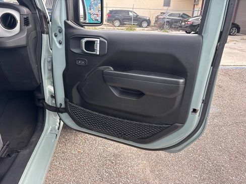 Used 2024 Jeep Wrangler Unlimited AWD/4WD image 18