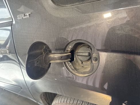 Used 2017 GMC Acadia Limited SLT image 11