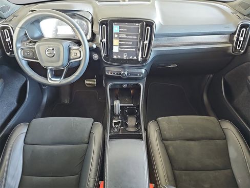 Used 2022 Volvo XC40 T5 R-Design w/ Advanced Package image 9