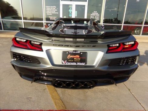 Used 2024 Chevrolet Corvette Z06 RWD image 6