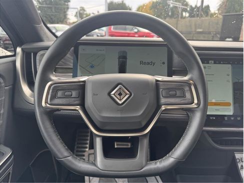 Used 2022 Rivian R1T Adventure image 12