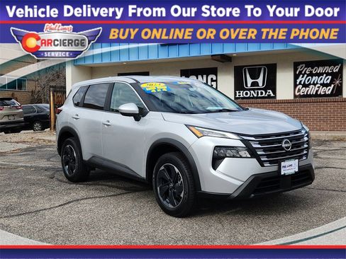 Used 2024 Nissan Rogue SV image 1