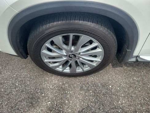 Used 2023 INFINITI QX50 Luxe FWD image 3