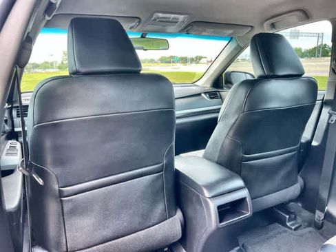 Used 2014 Toyota Camry SE FWD image 13