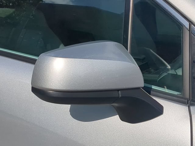 Used 2025 Toyota Sienna LE FWD image 12