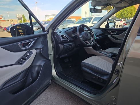 Used 2019 Subaru Forester Premium AWD/4WD image 2