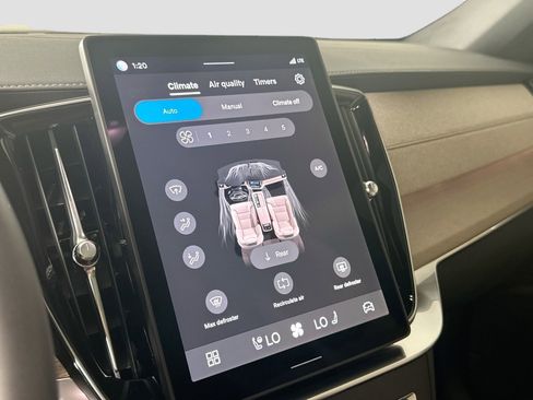 New 2026 Volvo XC90 B5 Core image 16