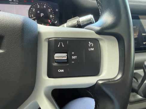 Used 2021 Land Rover Defender 110 X-Dynamic SE AWD/4WD image 22