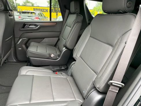 New 2026 GMC Yukon Denali w/ Denali Reserve Package AWD/4WD image 19