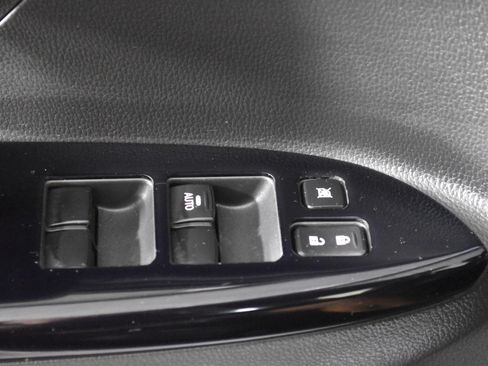 Used 2024 Mitsubishi Eclipse Cross LE image 33