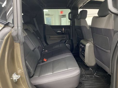 Used 2025 GMC Hummer EV 3X w/ LPO, Illumination Package image 17