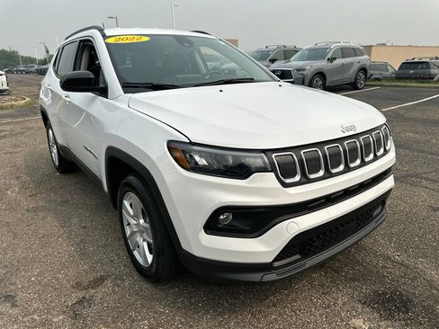 Used 2022 Jeep Compass Latitude w/ Convenience Group AWD/4WD image 16