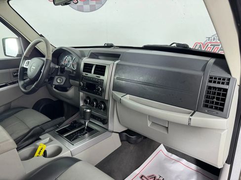 Used 2008 Jeep Liberty Limited w/ Premium Group image 12