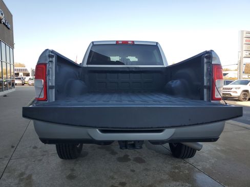 Used 2024 RAM 2500 Big Horn w/ Sport Appearance Package image 24