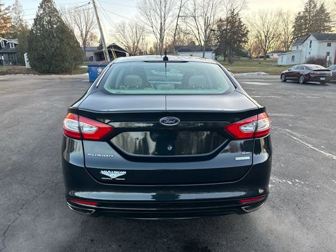 Used 2014 Ford Fusion SE w/ Equipment Group 202A image 4