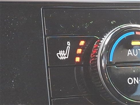 New 2025 Nissan Pathfinder SL w/ Black Appearance Package image 19