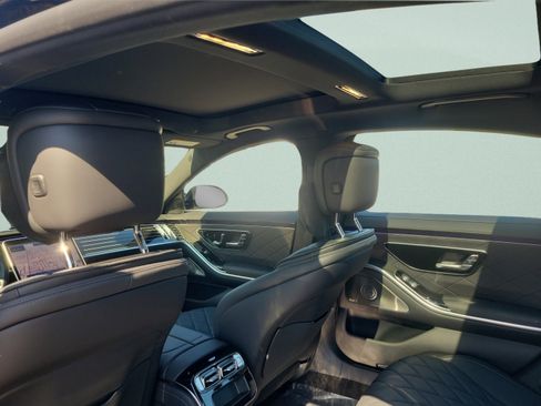 Certified 2025 Mercedes-Benz S 580 4MATIC Sedan image 8