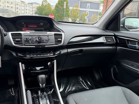 Used 2016 Honda Accord LX image 25