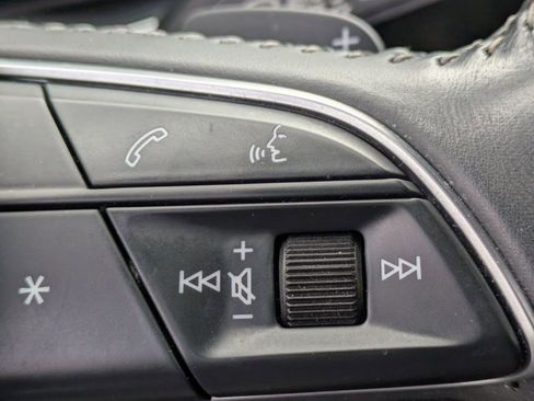 Used 2019 Audi Q8 Premium Plus w/ Premium Plus AWD/4WD image 12