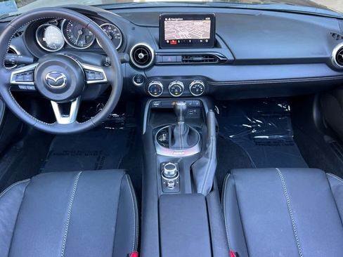 Used 2023 MAZDA MX-5 Miata Grand Touring RWD image 3