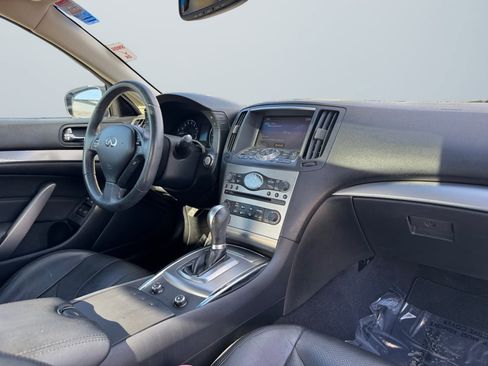 Used 2011 INFINITI G37 Journey w/ Premium Pkg image 14