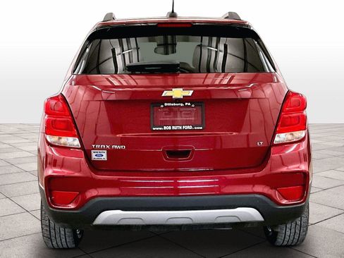 Used 2020 Chevrolet Trax LT w/ LT Convenience Package AWD/4WD image 4