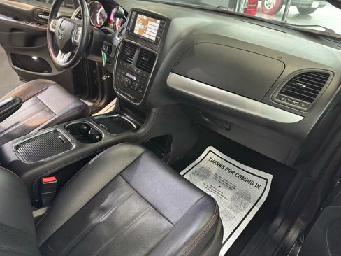 Used 2018 Dodge Grand Caravan GT image 12